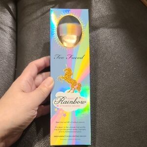 Too Faced Rainbow Glow Strobing Brush